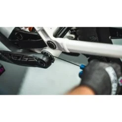 Muc-Off Crank Preload Ring - Pink -ROCKSHOX Sales muc off crank preload ring blue 1 1489644 2