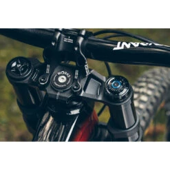 RockShox BoXXer Ultimate Suspension Fork - DebonAir+ | Charger 3 RC2 | D1 - 29" | 200mm | Offset 52mm | 20x110mm - Gloss Black -ROCKSHOX Sales rockshox boxxer ultimate suspension fork 29 inch electric red 10 1530926 1