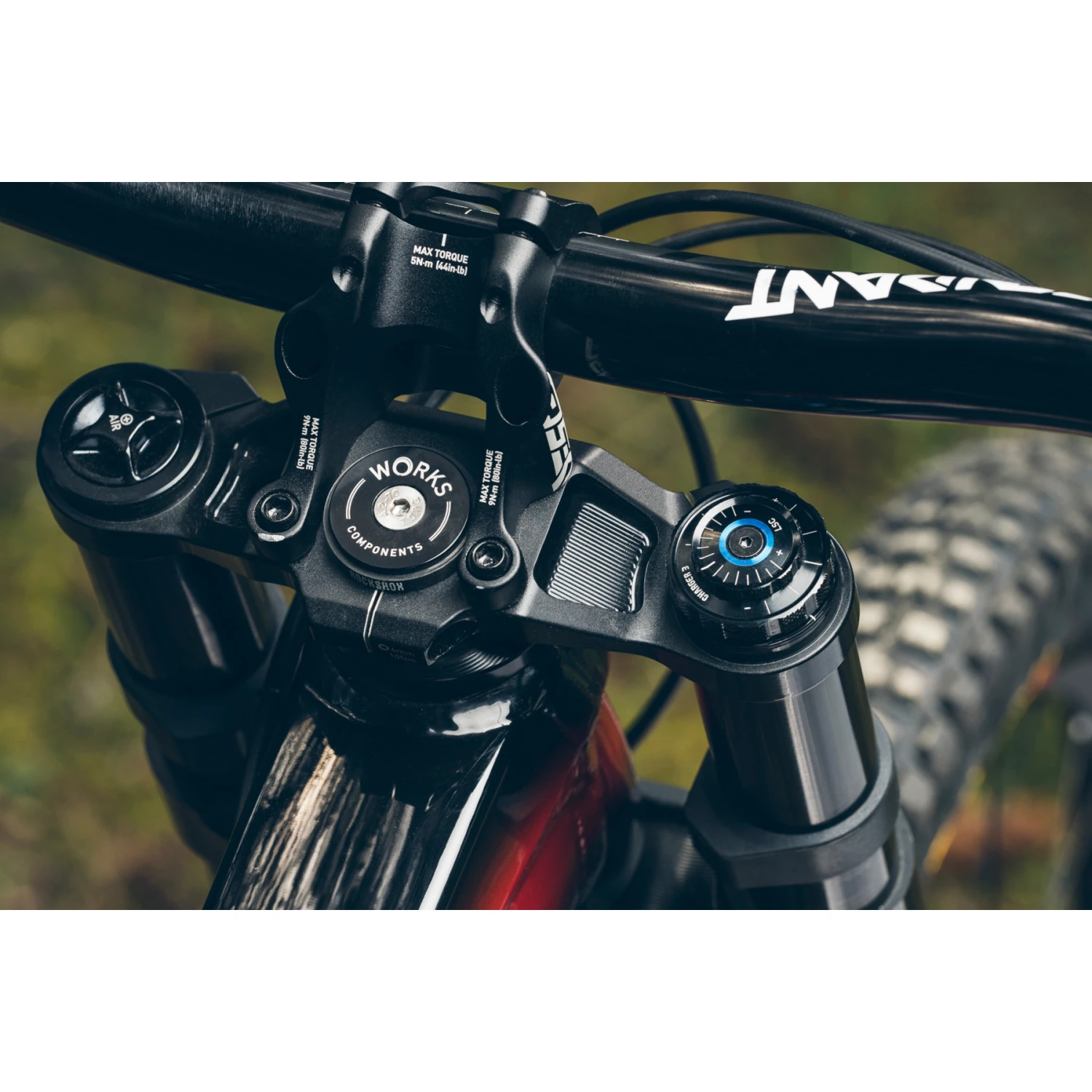 RockShox BoXXer Ultimate Suspension Fork - DebonAir+ | Charger 3 RC2 | D1 - 29" | 200mm | Offset 48mm | 20x110mm - Electric Red 13 RockShox BoXXer Ultimate Suspension Fork - DebonAir+ | Charger 3 RC2 | D1 - 29" | 200mm | Offset 48mm | 20x110mm - Electric Red - Image 11