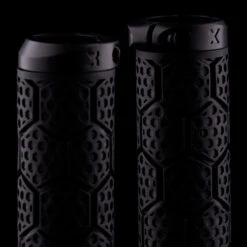 Sixpack D-Trix PA Lock-On Handlebar Grips - Red Velvet -ROCKSHOX Sales sixpack d trix pa grips black close end rings 1376276